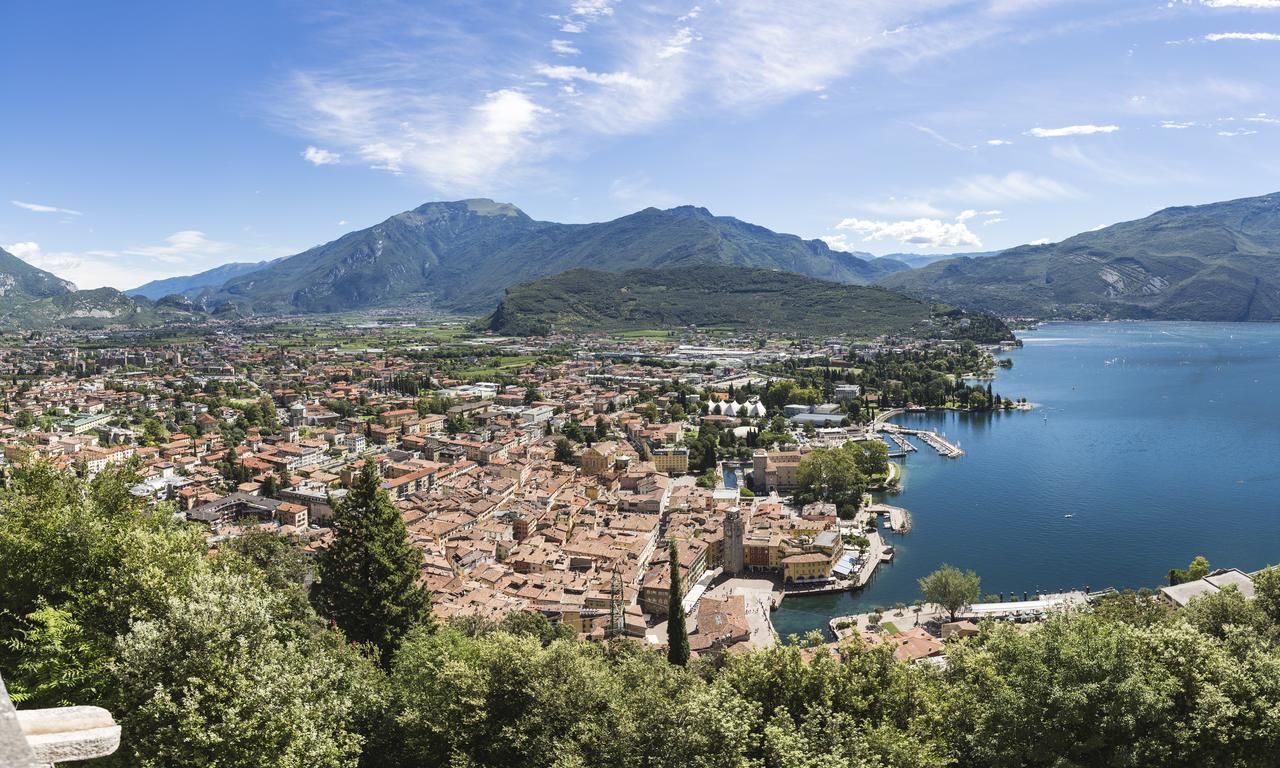 Holiday IV Gardan Riva del Garda Exterior foto