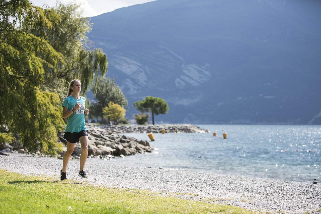 Holiday IV Gardan Riva del Garda Exterior foto